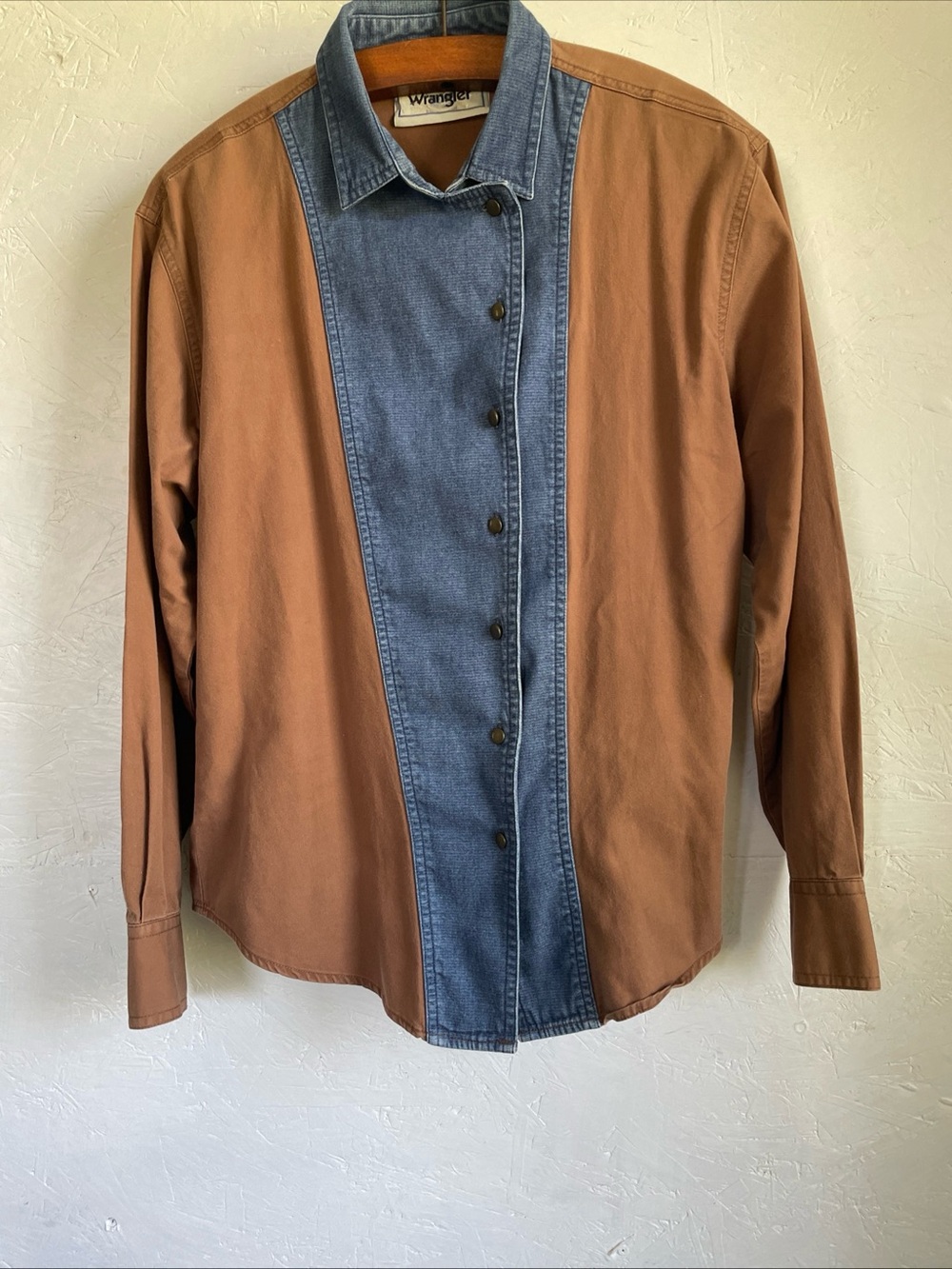 Vintage Wrangler Made in USA Westernwear for Women Brown & Denim shirt size L - Picture 8 of 11